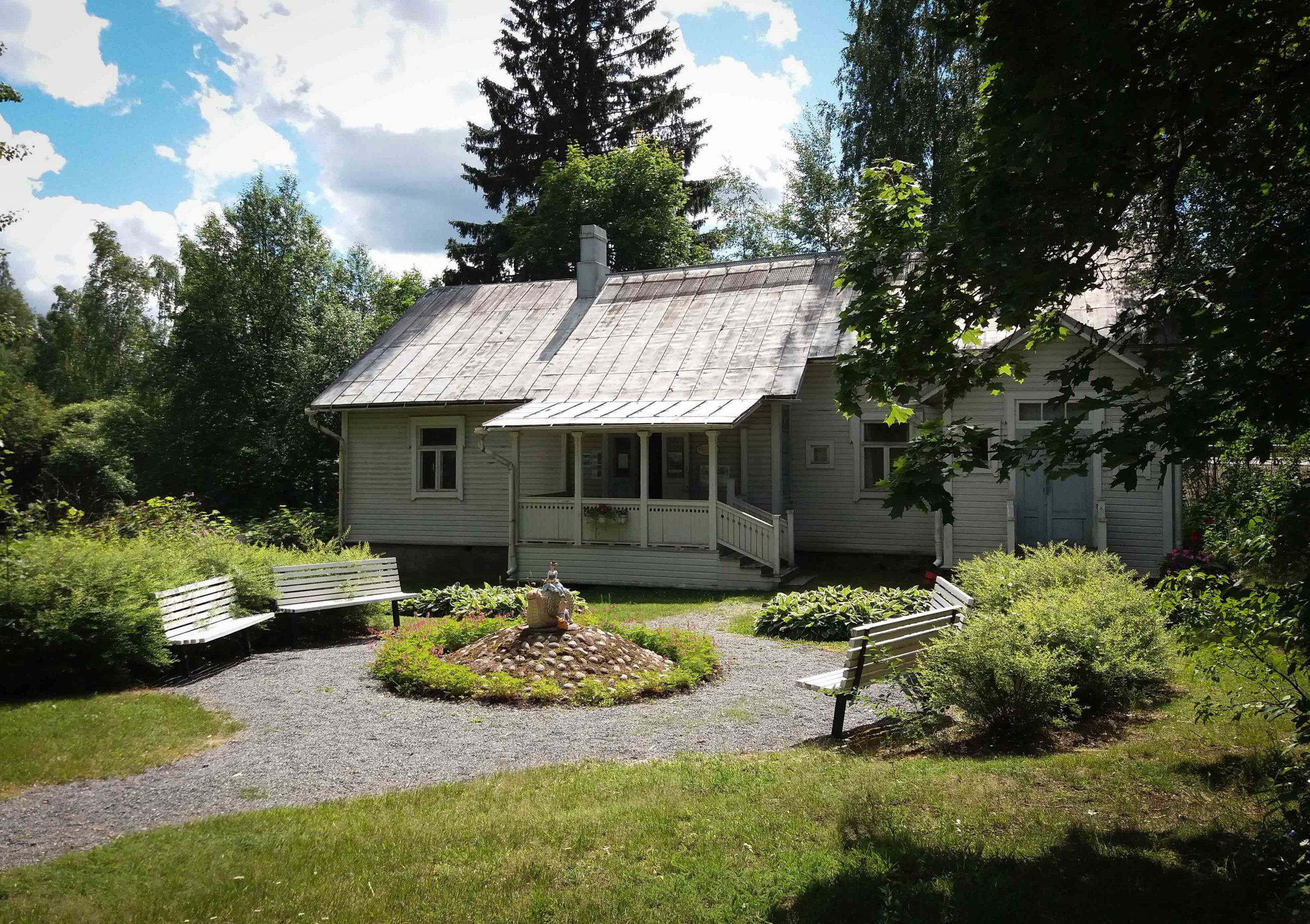 Keuruun Taiteilijaseuran 29. kesänäyttely Punnosen talossa 22.6-2.8.2020 Kuraattorina Soile Ollikainen
